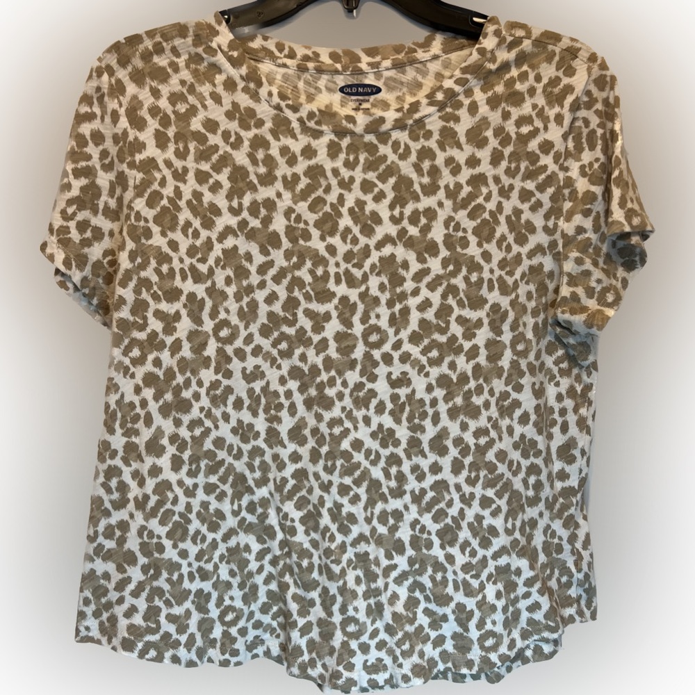 🎉3 for 30🎉old navy animal print cotton shirt